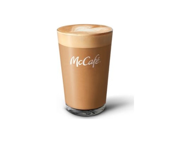 Officielt produktfoto af Vanilje latte, mellem fra McDonald’s Danmark