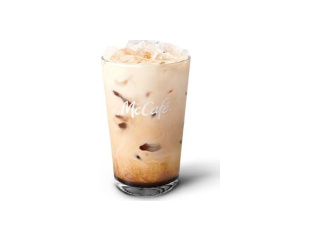 Officielt produktfoto af Is-latte chai fra McDonald’s Danmark